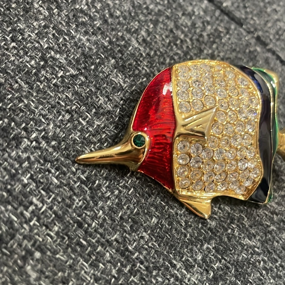 Vintage Enamel and Rhinestone Fish Brooch with Gold Accents - Picture 2 of 8